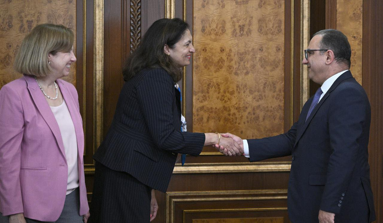 Փոխվարչապետը ԱՄՆ պետքարտուղարի տեղակալի հետ քննարկել է ԼՂ-ից տեղահանվածներին բնակարանով ապահովելու ուղղությամբ հնարավոր համագործակցությունը