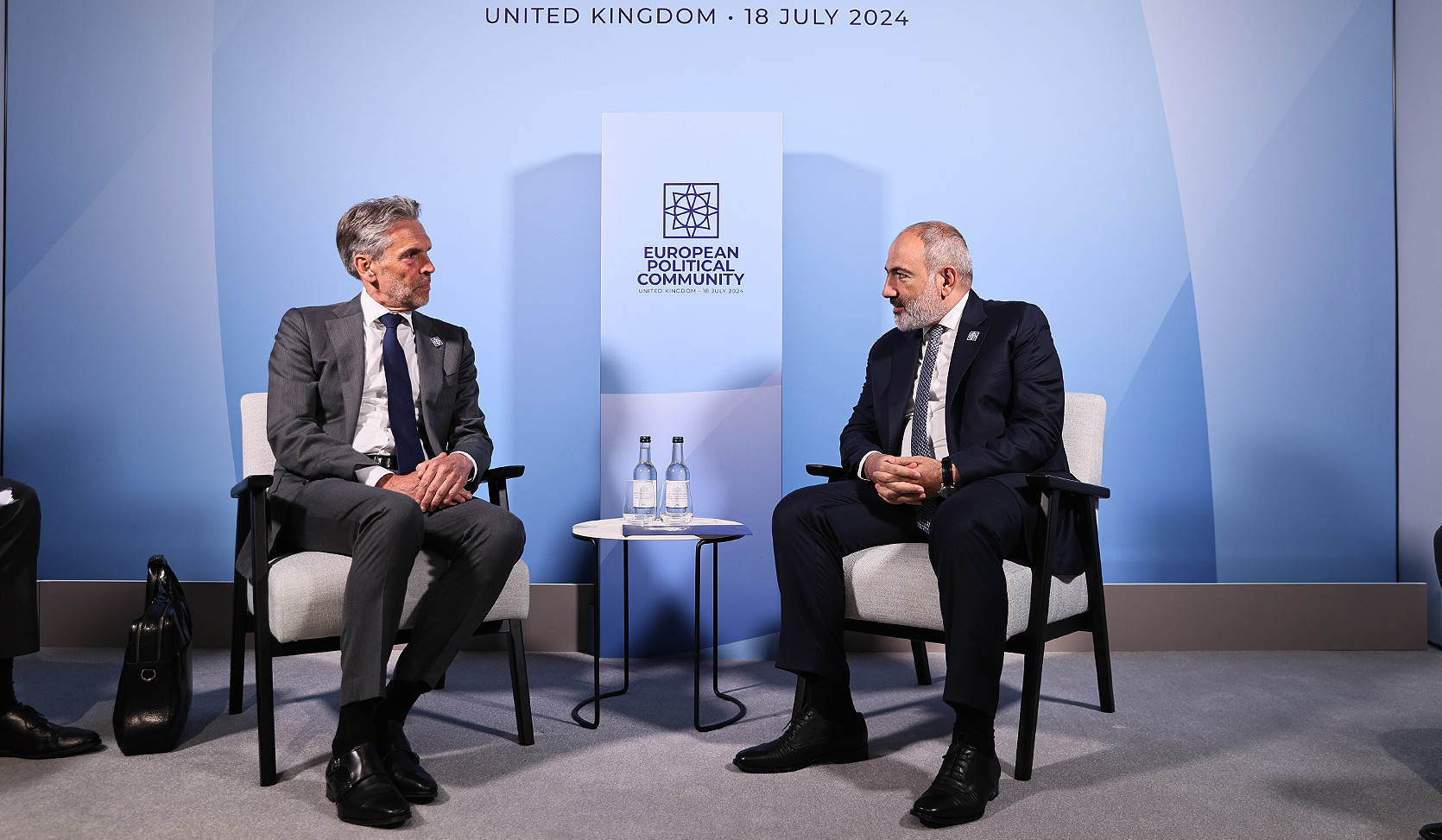 Пашинян и новоизбранный премьер-министр Нидерландов обсудили мирный процесс между Арменией и Азербайджаном