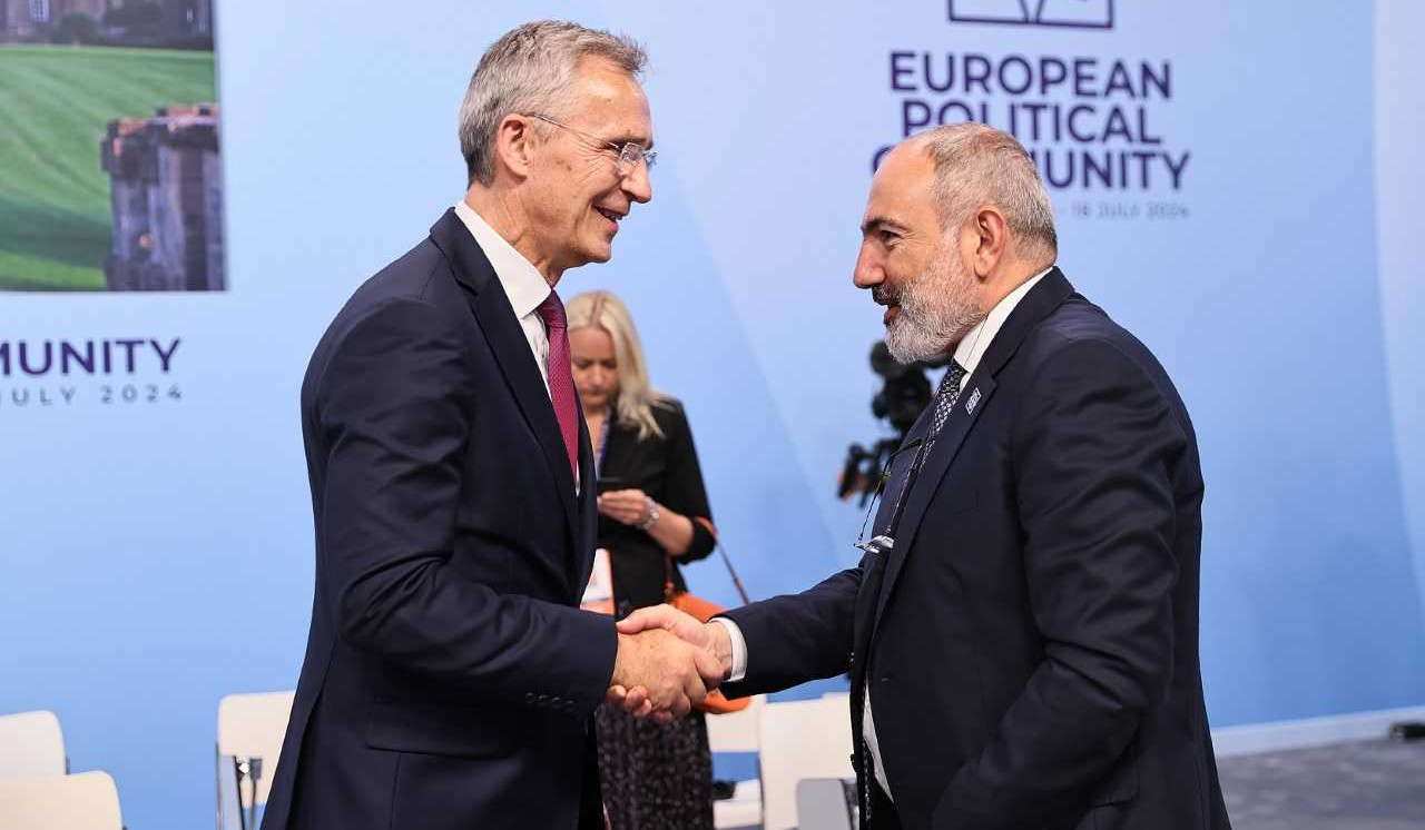 Nikol Pashinyan holds informal meetings with international partners