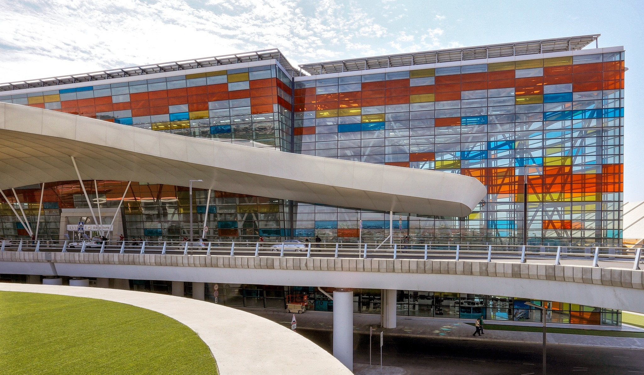 Մեծ ուղևորահոսքի ֆոնին արագ սպասարկելու ուղղությամբ «Զվարթնոց» օդանավակայանը նախաձեռնում է միջոցներ