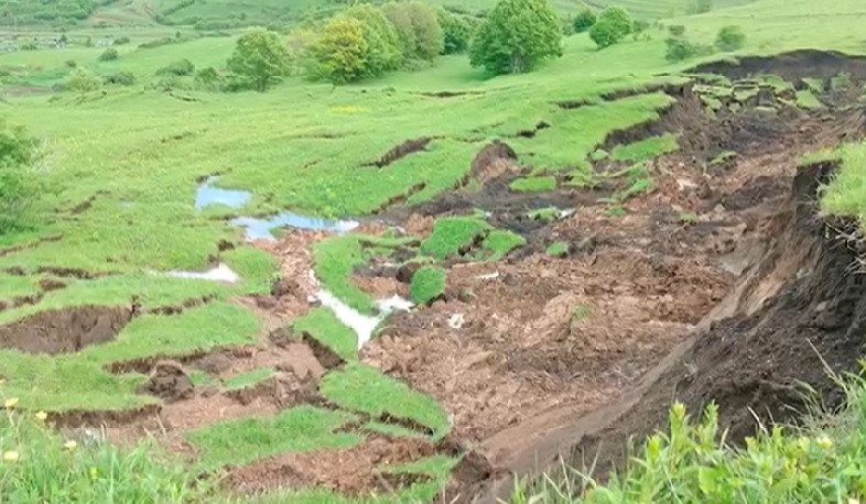 Անձրևային եղանակով պայմանավորված փրկարարներն ուսումնասիրություններ են անցկացնում սողանքավտանգ վայրերում