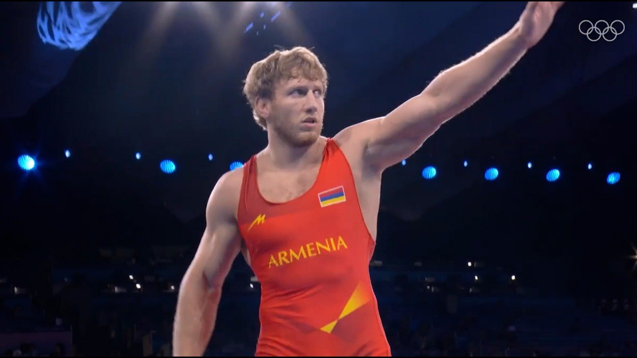 Paris-2024: Artur Aleksanyan yarımfinala yüksəldi