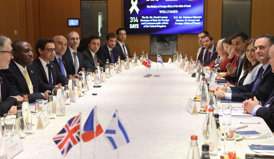 Главы МИД Великобритании и Франции призвали Иран отказаться от угроз нападения на Израиль