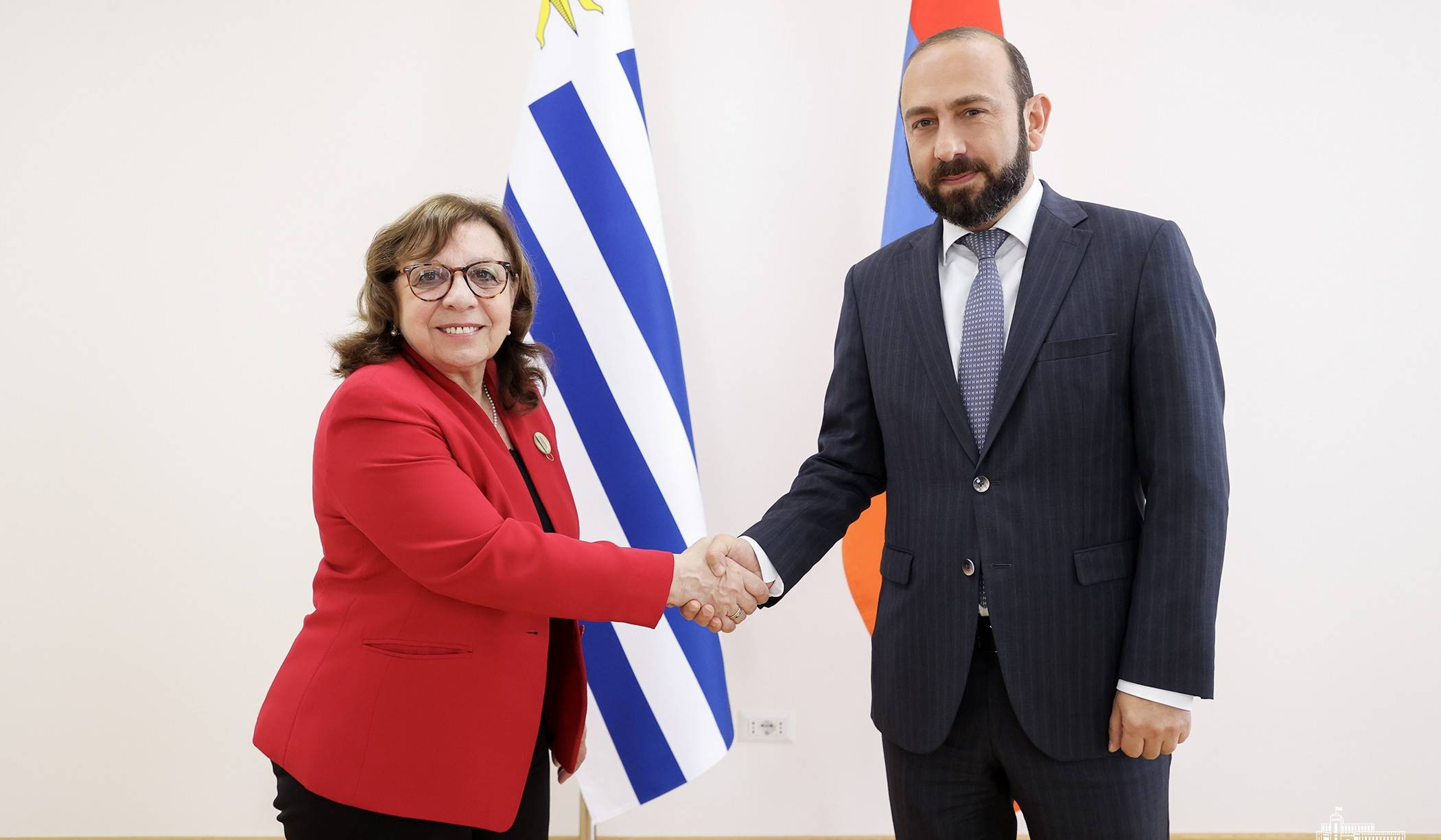 Ermənistan beynəlxalq hüququn fundamental prinsiplərinin qorunması ilə bağlı Uruqvay parlamentinin prinsipial mövqeyini yüksək qiymətləndirir: Mirzoyan