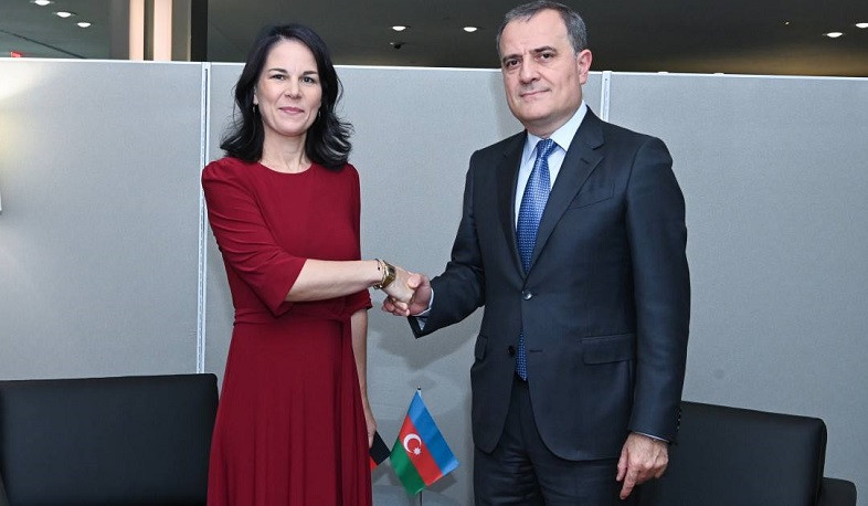 Байрамов и Бербок обсудили двусторонние отношения и ситуацию на Южном Кавказе