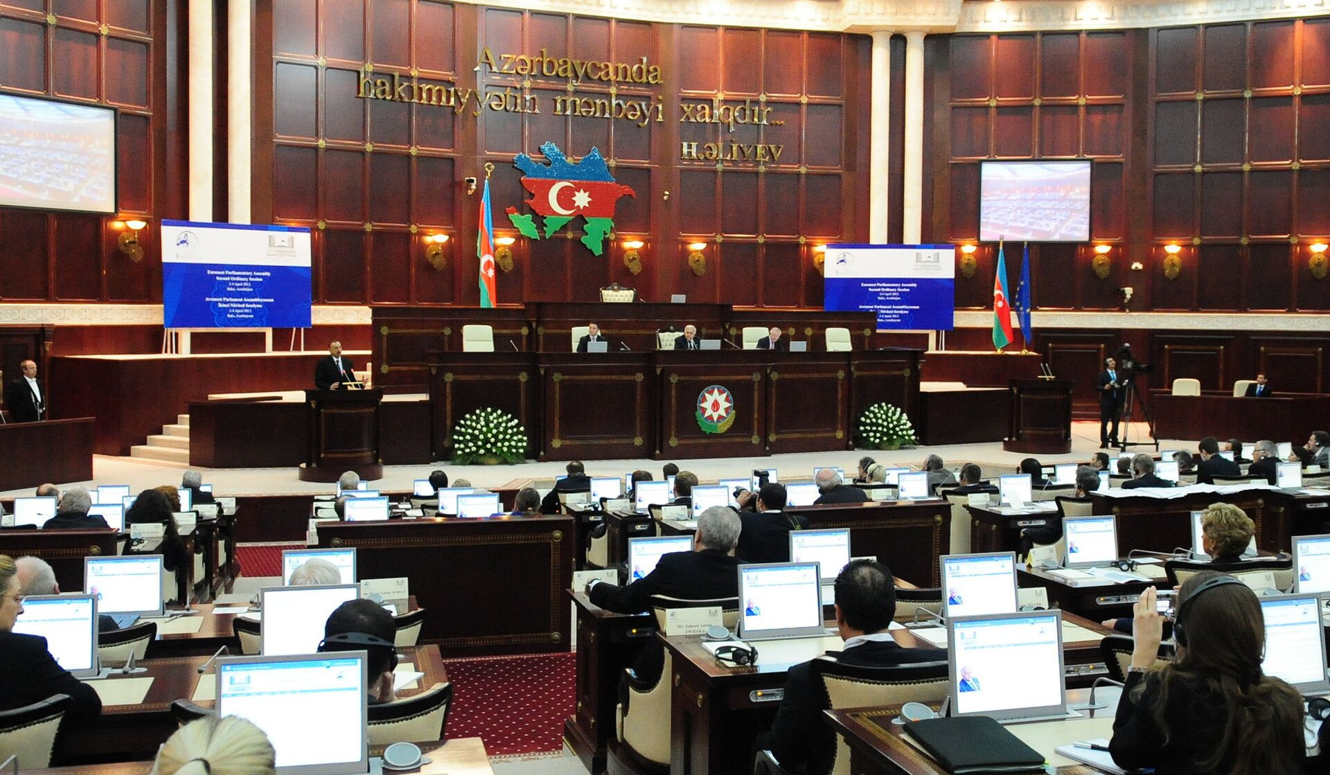 Ադրբեջանցի պատգամավորները Բայրամովին խնդրել են խզել ԱՄՆ-ի հետ համաձայնագրերը և կասեցնել ԱՄՆ ՄԶԳ նախագծերը