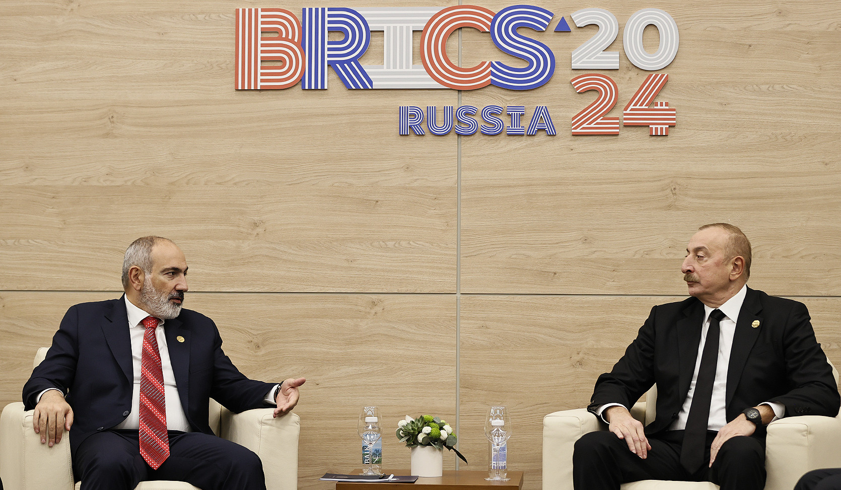 Paşinyan-Əliyev görüşündən bəzi ayrıntılar