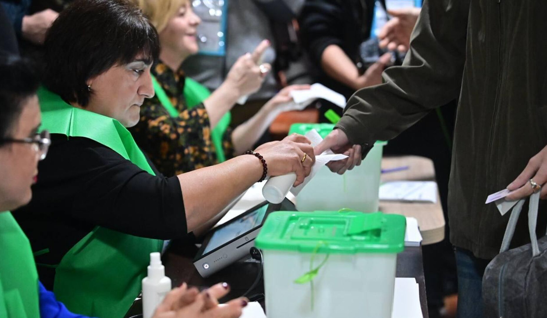 Голосование на парламентских выборах в Грузии завершилось