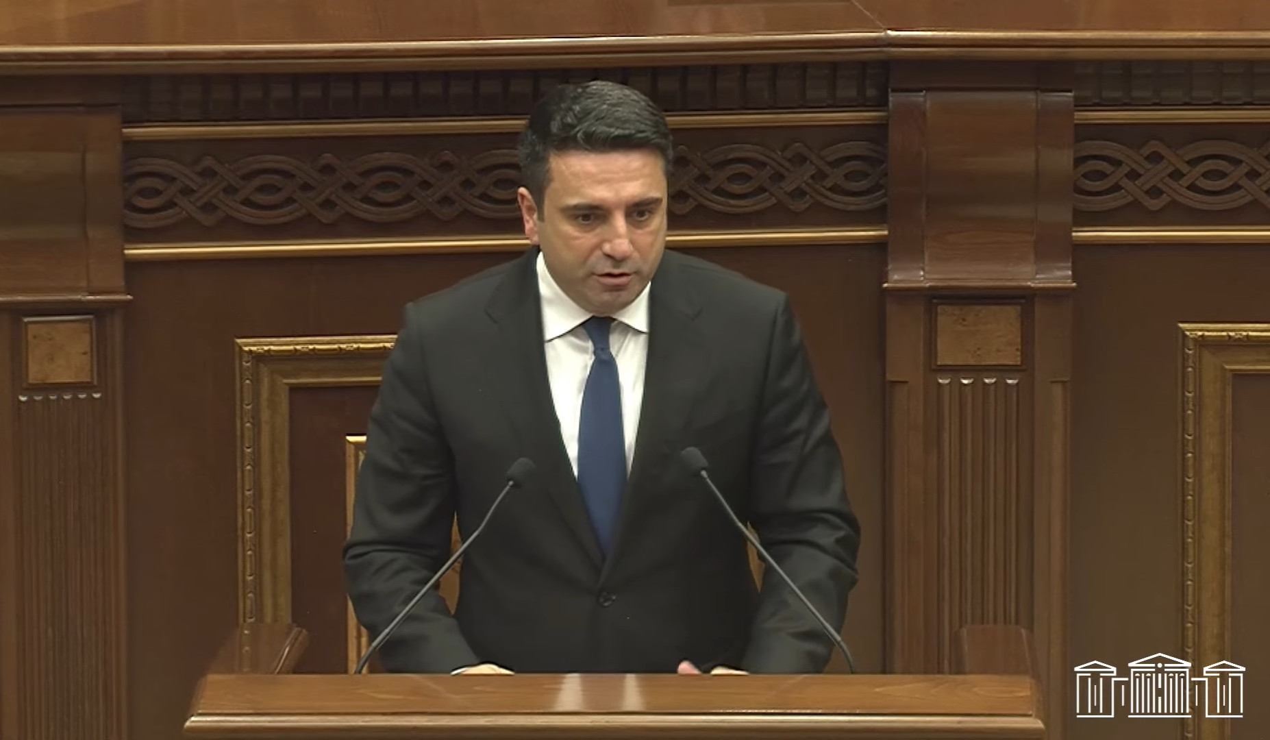 Չգիտեմ՝ ձեր նպատակը որն է, բայց մեր նպատակը պատերազմ թույլ չտալն է. Ալեն Սիմոնյանը՝ ընդդիմությանը