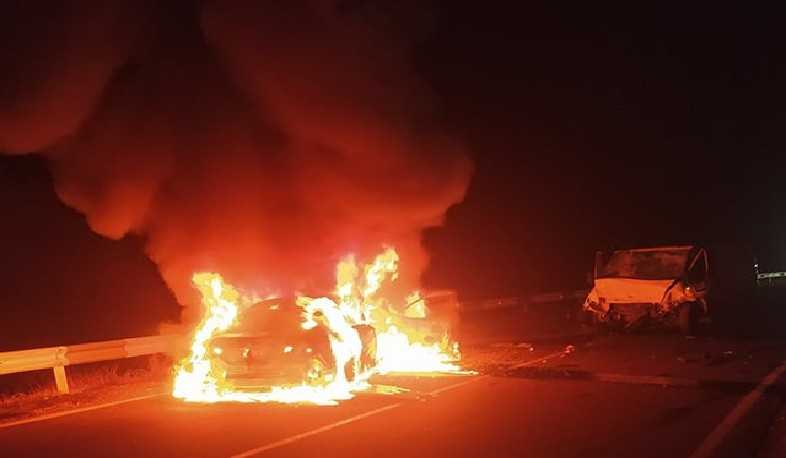 Ավտովթար՝ հրդեհի բռնկմամբ. կա տուժած