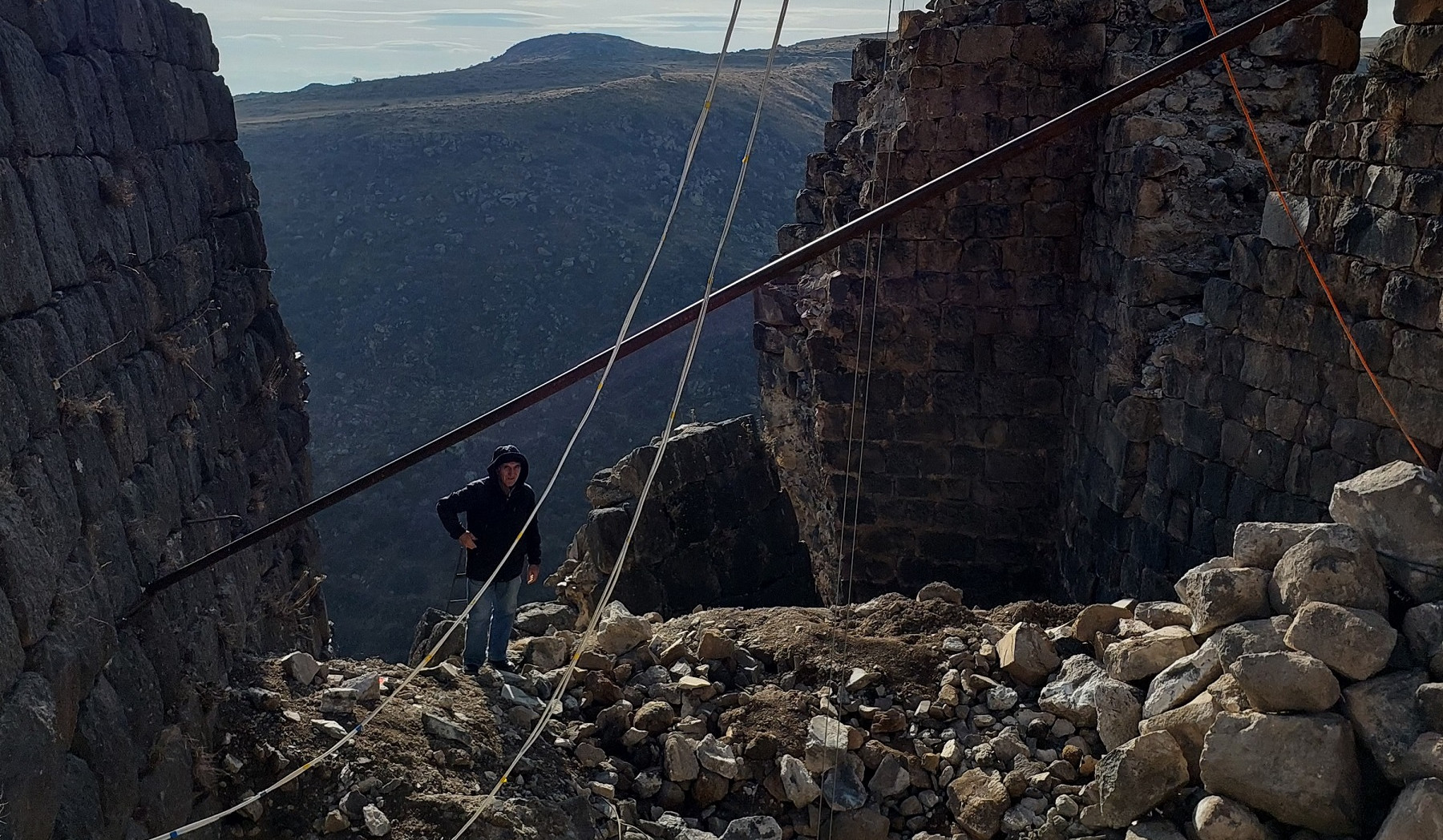 Ընթացքի մեջ են Փարպիի Ծիրանավոր եկեղեցու և Ամբերդ ամրոցի ամրակայման, նորոգման և վերականգնման աշխատանքները