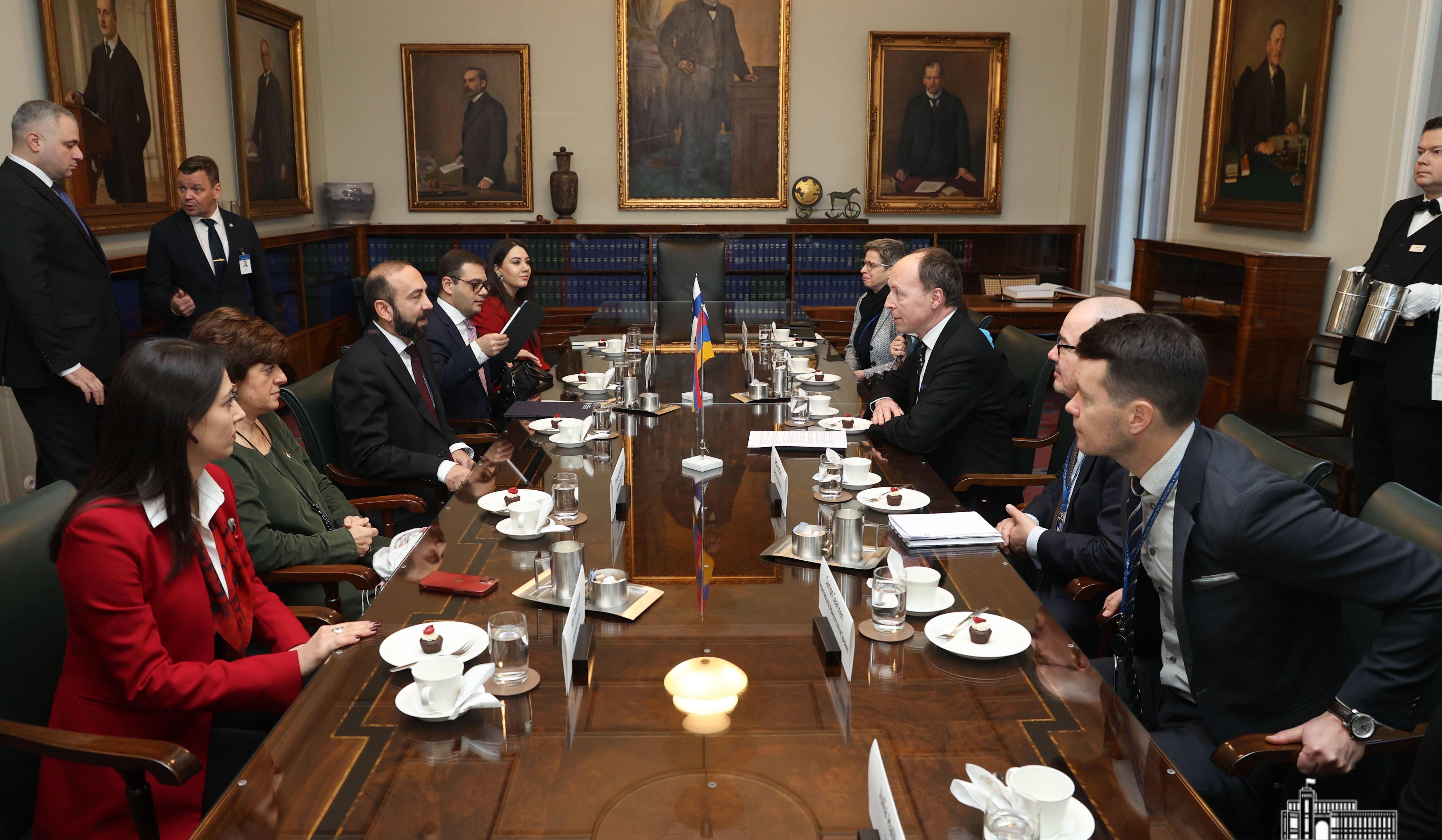 Ermənistan Respublikasının xarici işlər naziri və Finlandiya parlamentinin sədri iki ölkə arasında siyasi dialoqun dərinləşdirilməsi ilə bağlı fikir mübadiləsi aparıblar.
