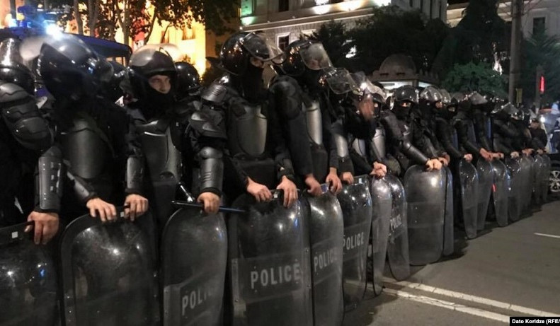 Georgian Interior Ministry deploys additional forces and water cannons to Rustaveli Avenue