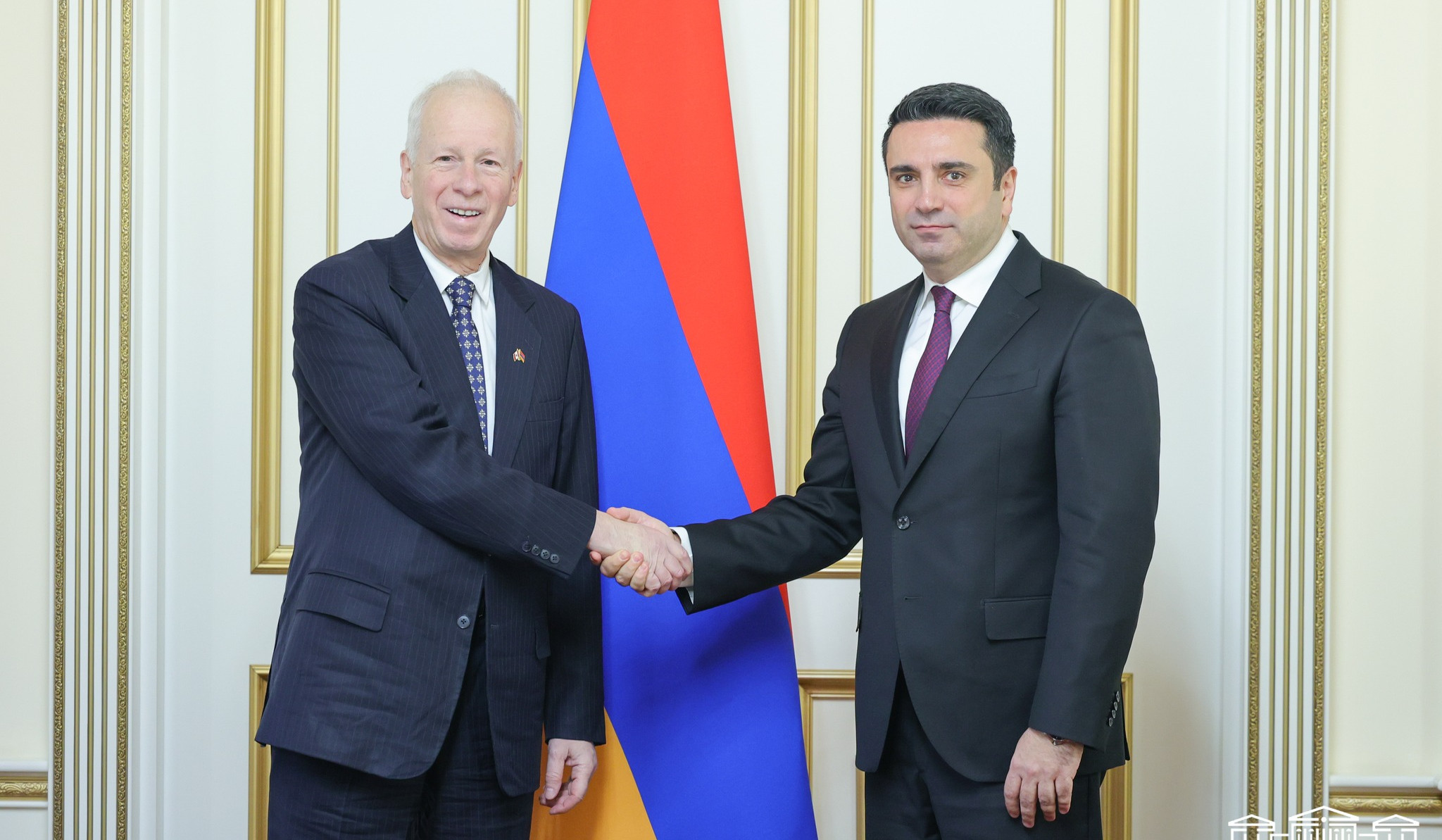 ՀՀ ԱԺ նախագահն ու Կանադայի հատուկ բանագնաց Ստեֆան Դիոնը անդրադարձել են տարածաշրջանային զարգացումներին