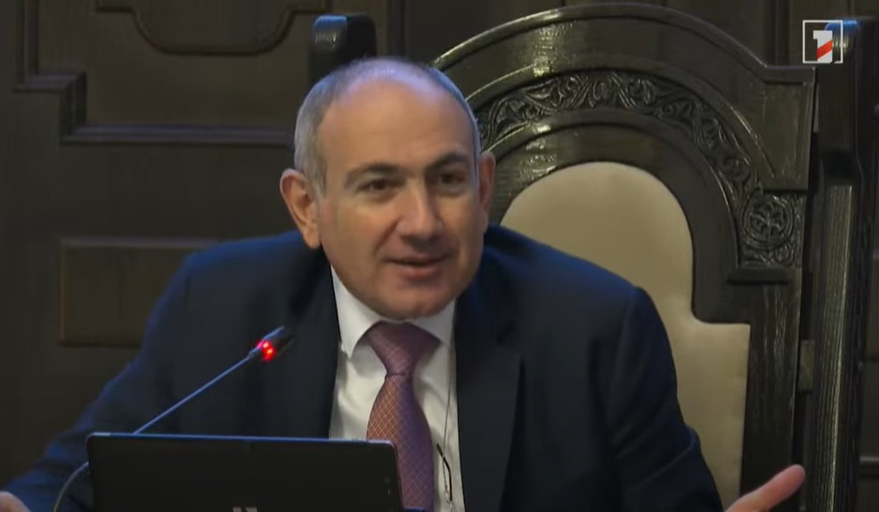 Կառավարական շենքերում, որտեղ օրերով մարդ չի մտնում, ջահերը լրիվ միացրած են, ասացի՝ էդ լույսերն ինչի՞ եք վառած պահում, սկսեցինք այդ պահից անջատել. Փաշինյան