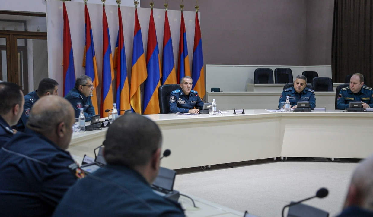 Աշխատանքային խորհրդակցություն՝ ՆԳՆ-ում. Ցուցուլյանը հանձնարարել է մշտապես ուշադրություն դարձնել թաքստոցների վիճակին