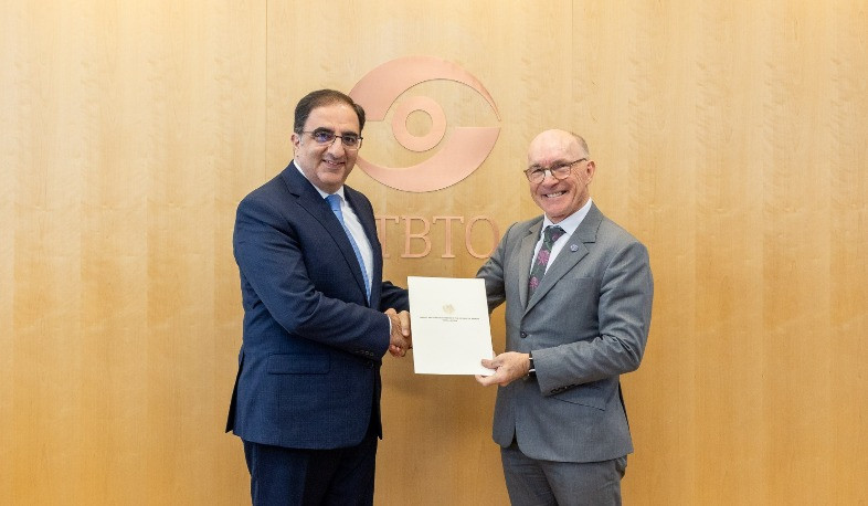 Դեսպան Հովհաննիսյանը Ռոբերտ Ֆլոյդի հետ հանդիպմանը վերահաստատել է ՀՀ հանձնառությունը զանգվածային ոչնչացման զենքի չտարածման օրակարգին