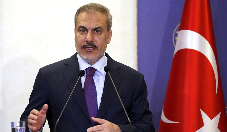 Фидан допустил военную операцию против курдских формирований в Сирии