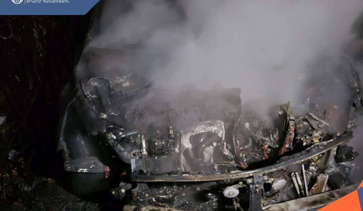 Հրդեհ Երևանում՝ Աթոյան անցուղու մոտակայքում․ այրվել է մեքենա