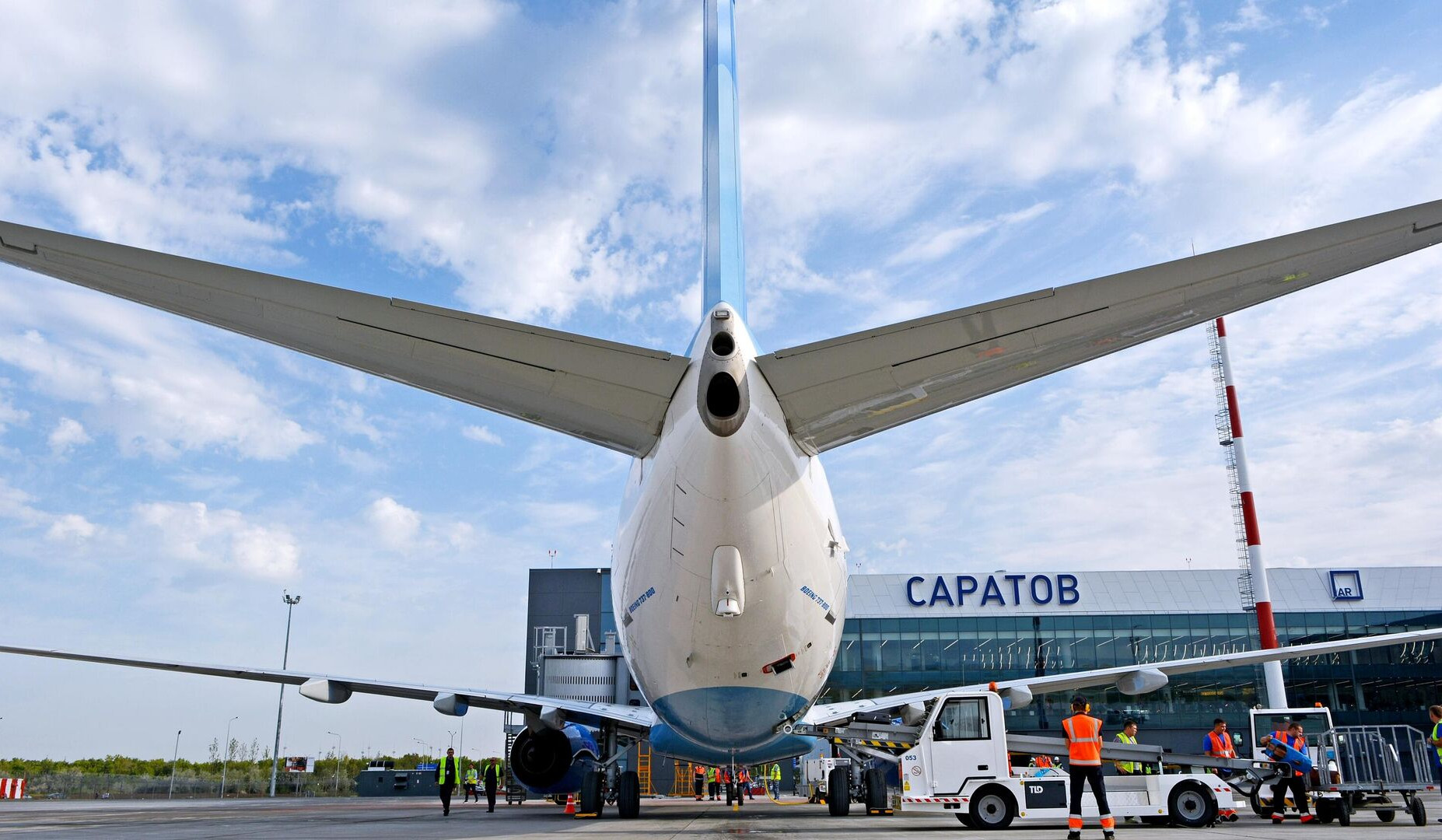 Рейсы из Москвы и Еревана в Саратов перенаправили на запасные аэродромы