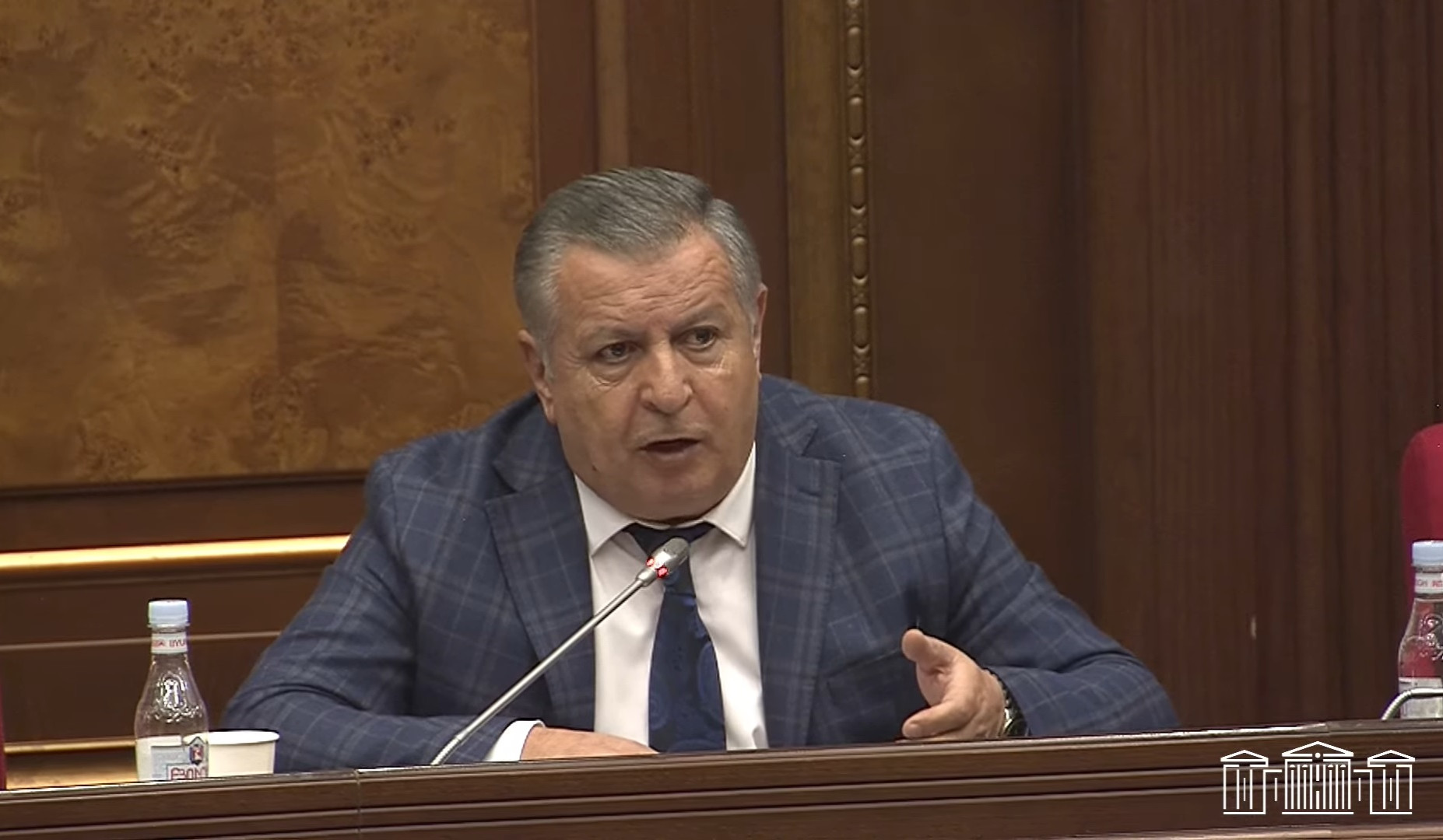 Շինարարական թերությունների մասին կխնդրեի փոխանցեք վարչապետին. Բագրատյանը՝ Վայոց ձորի ԲԿ-ի մասին