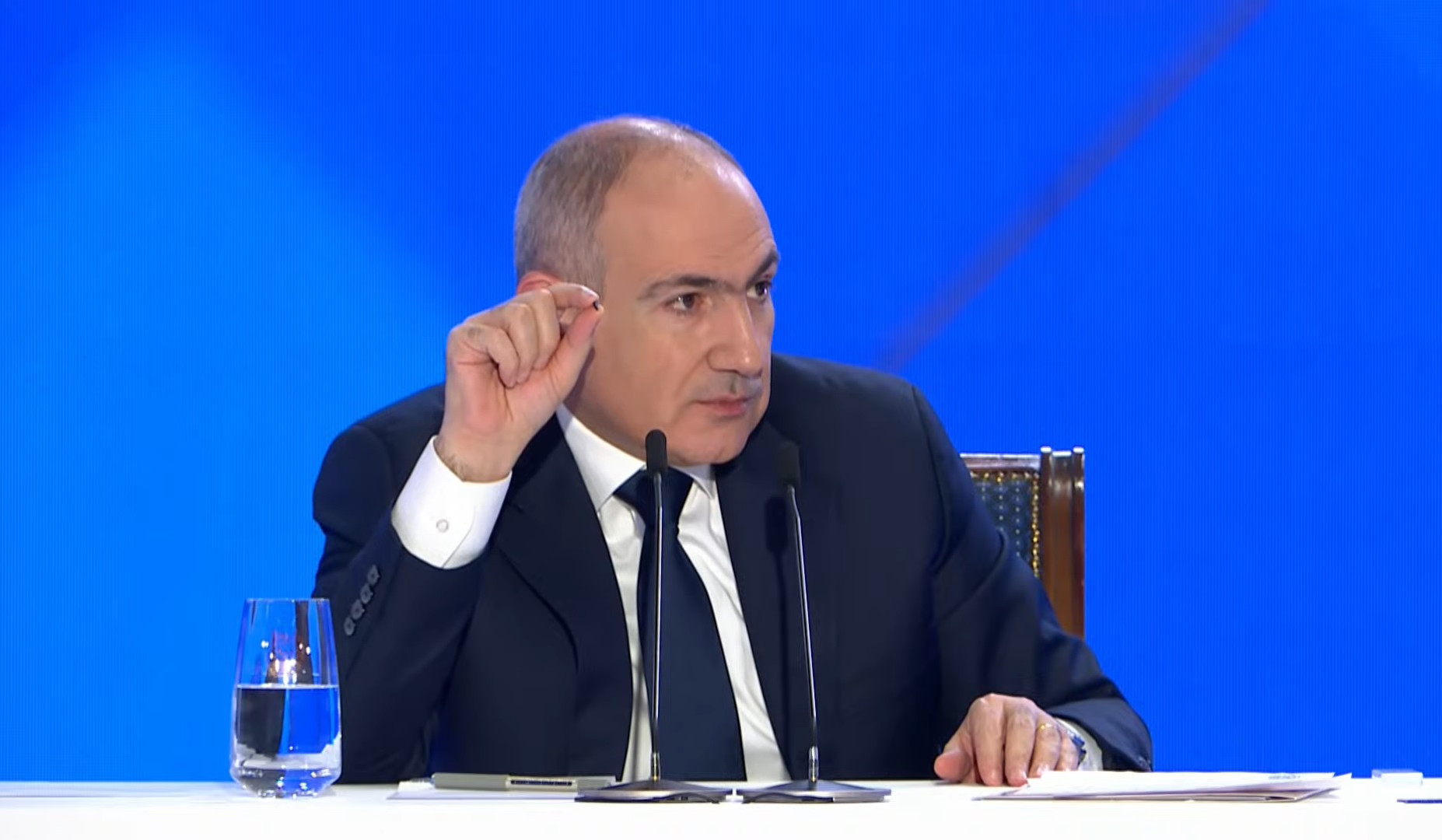 Армения не может отказаться от обсуждения вопроса анклавов: Пашинян