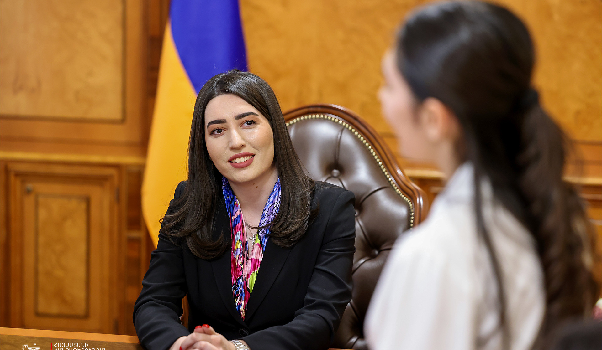 ՆԳ նախարարը Գիրք նվիրելու օրվա կապակցությամբ ընդունել է դպրոցականների