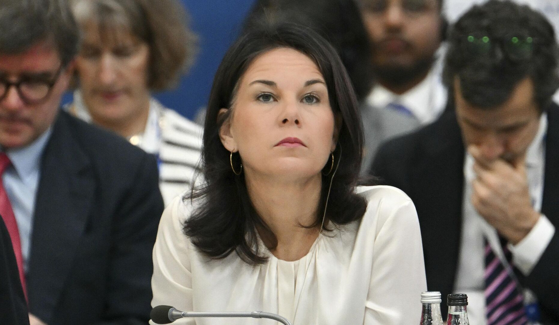 Бербок пообещала более сильное давление на США, чтобы американское правительство столкнулось с последствиями своей политики