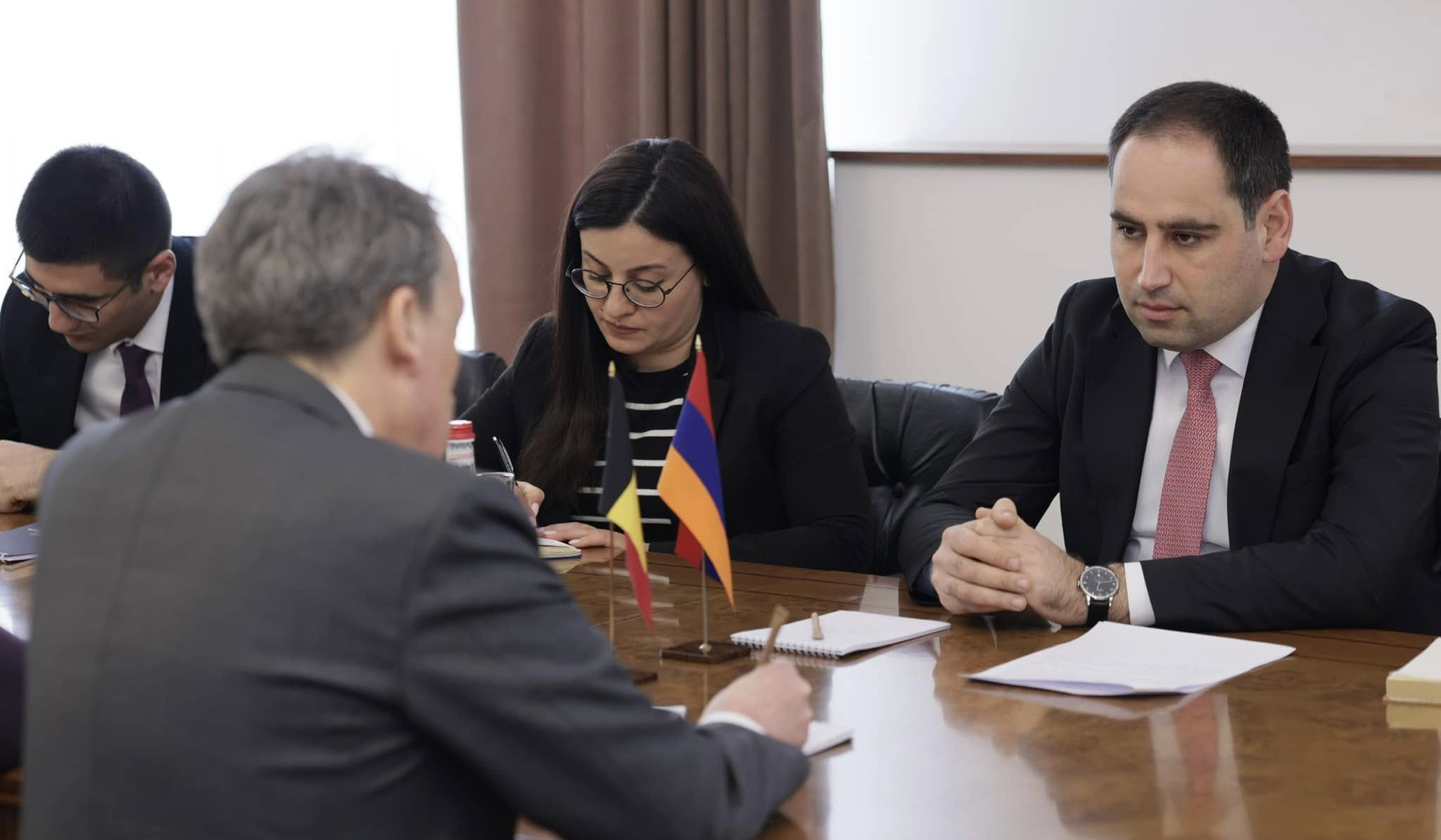 ՏԿԵ նախարարն ու Բելգիայի դեսպանը քննարկել են տրանսպորտի և ավիացիոն ոլորտին առնչվող հարցեր