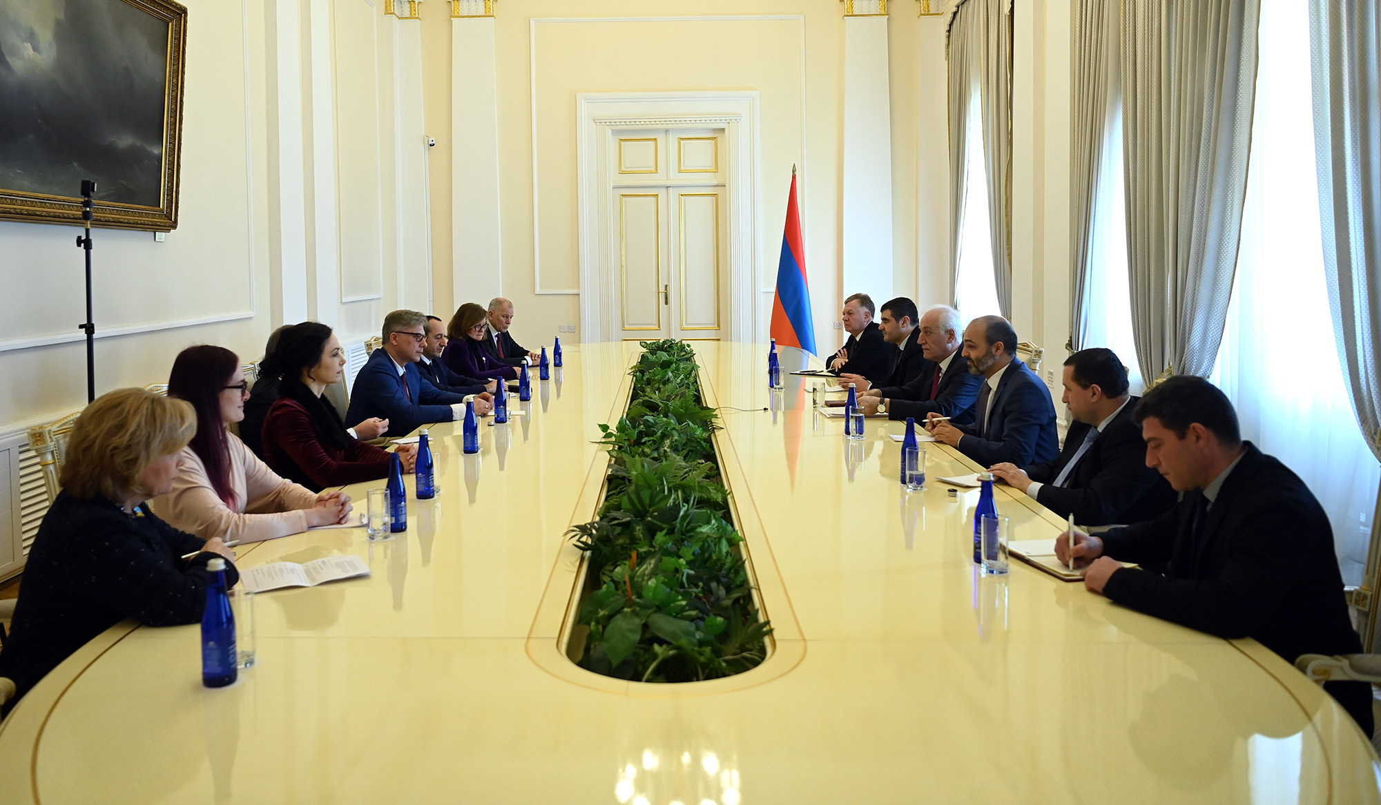 Մեր տրամադրվածությունը ԵՄ բոլոր նախաձեռնություններին դրական է. Խաչատուրյանը՝ Ուշակովսի գլխավորած պատվիրակությանը