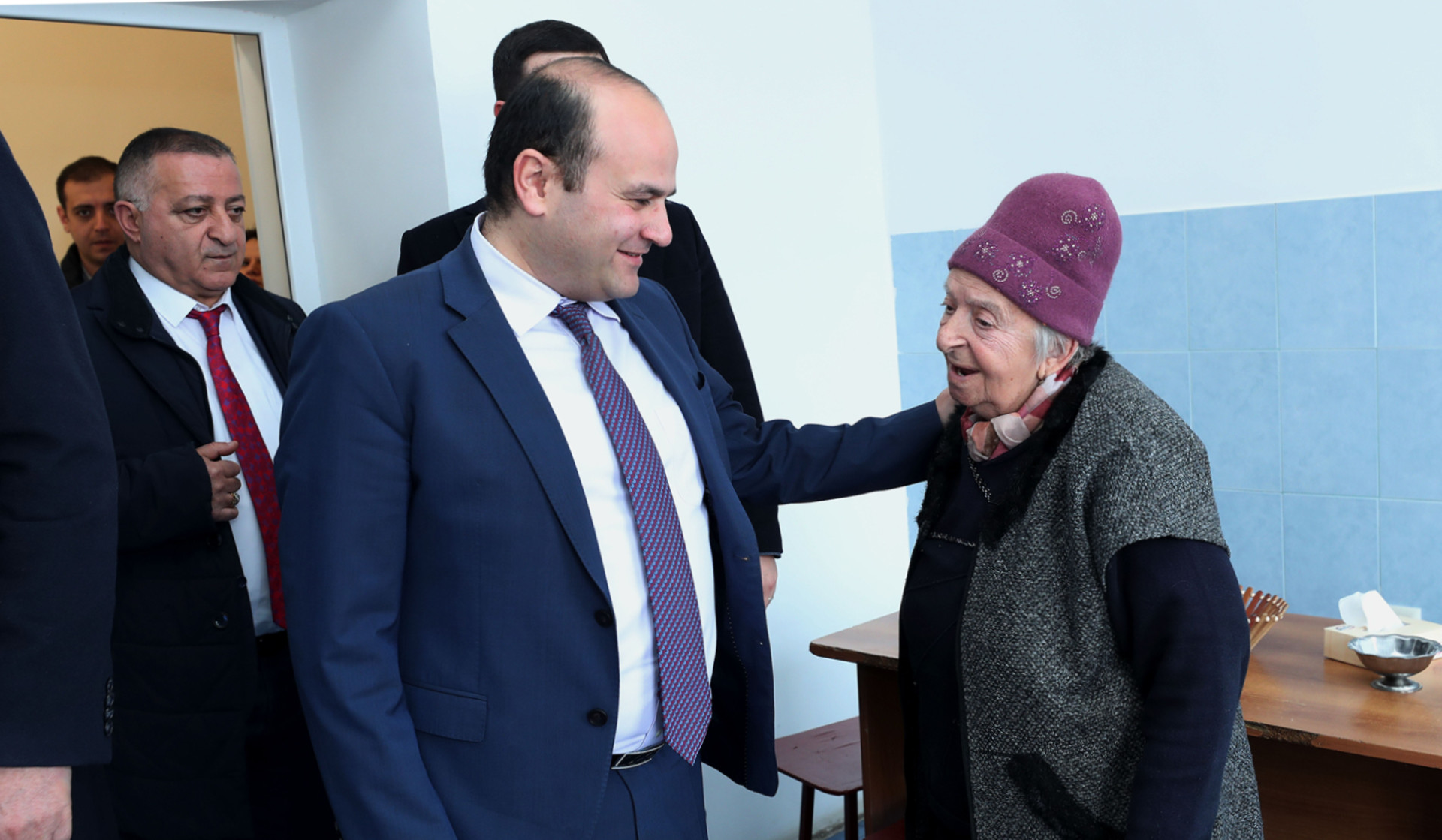 ԱՍՀ նախարար Նարեկ Մկրտչյանն այցելել է «Հաղթանակ» շուրջօրյա խնամքի կենտրոն