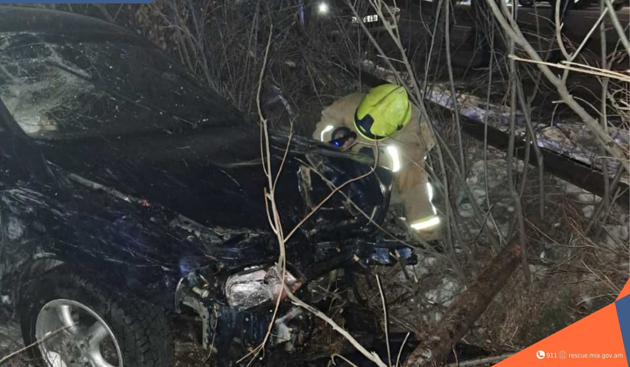 ՃՏՊ՝ Աշտարակ-Ագարակ ճանապարհին․ մեքենաներից մեկը բախվել է գազատար խողովակին և հայտնվել փոսի մեջ