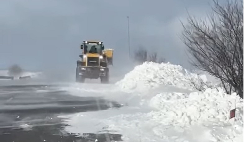 Հարժիսի ճանապարհին բուքը շարունակվում է