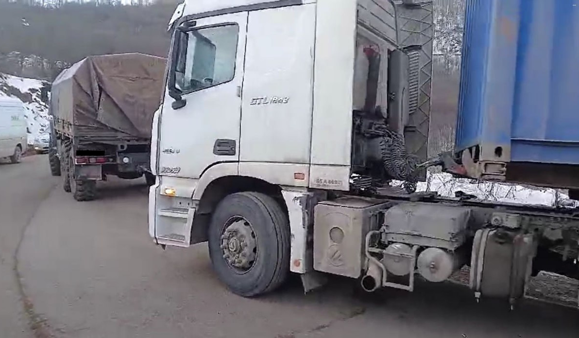 Փրկարարների օգնությամբ խցանումից դուրս է բերվել 9 տրանսպորտային միջոց