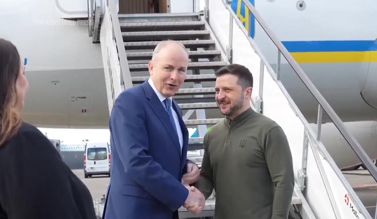 Zelensky arrives in U.S. for talks with Trump on mineral deal