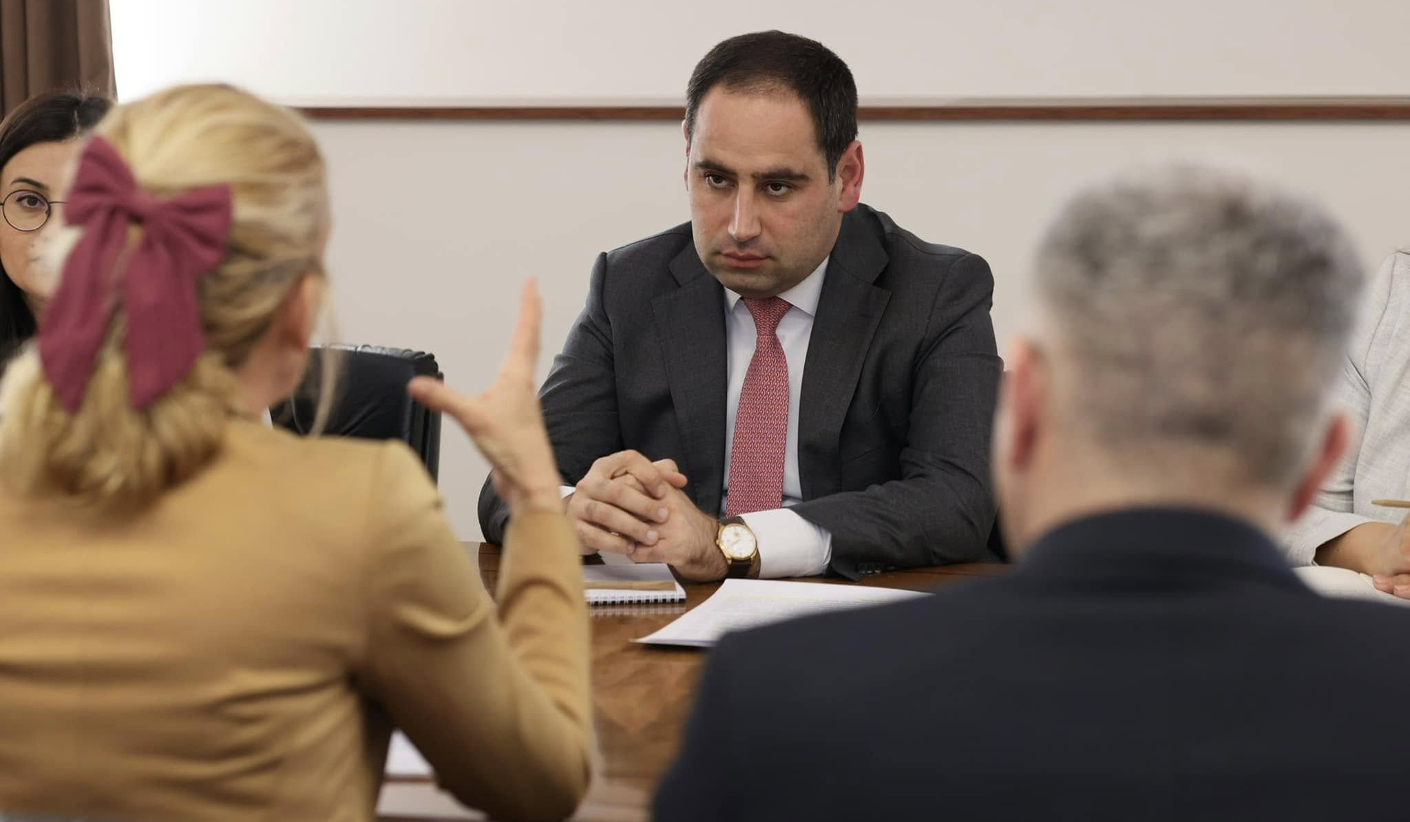 ՏԿԵ նախարարը և ՀՀ-ում ՄԱԿ-ի գրասենյակի մշտական համակարգողը քննարկել են ճանապարհային անվտանգության, ջրային ոլորտին վերաբերող հարցեր