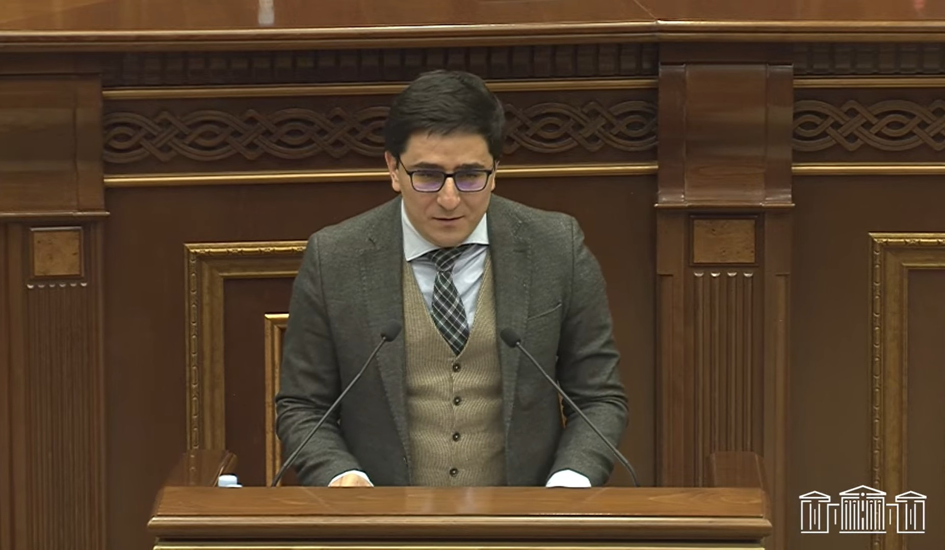 Խորհրդարանը քննարկում է 1899 և 1907 թթ. Հաագայի կոնվենցիաները վավերացնելու նախագիծը