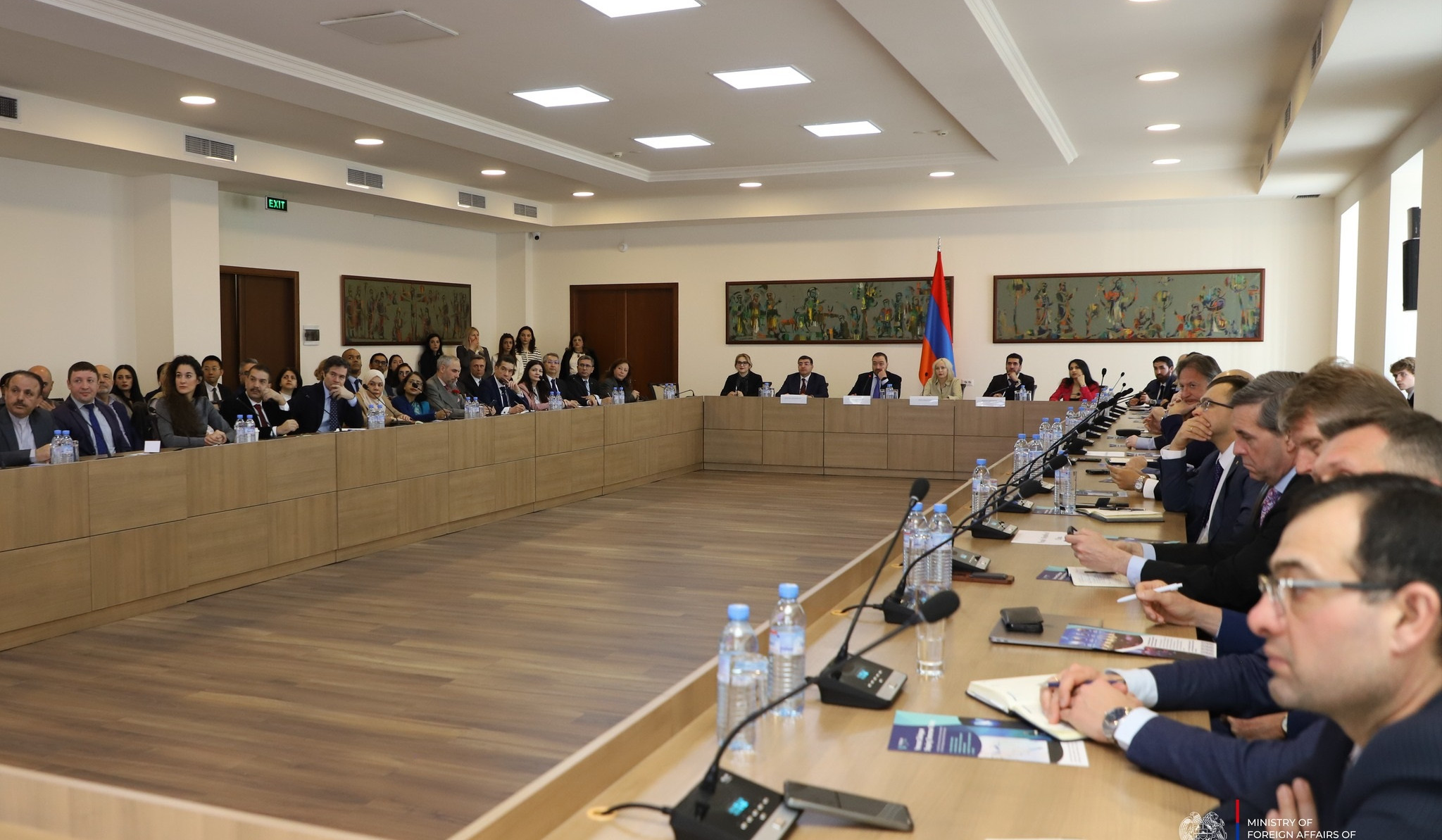 Դավիթ Կարապետյանը ՀՀ-ում հավատարմագրված դիվանագետներին է ներկայացրել «Երևանյան երկխոսություն» համաժողովի նախապատրաստական աշխատանքները