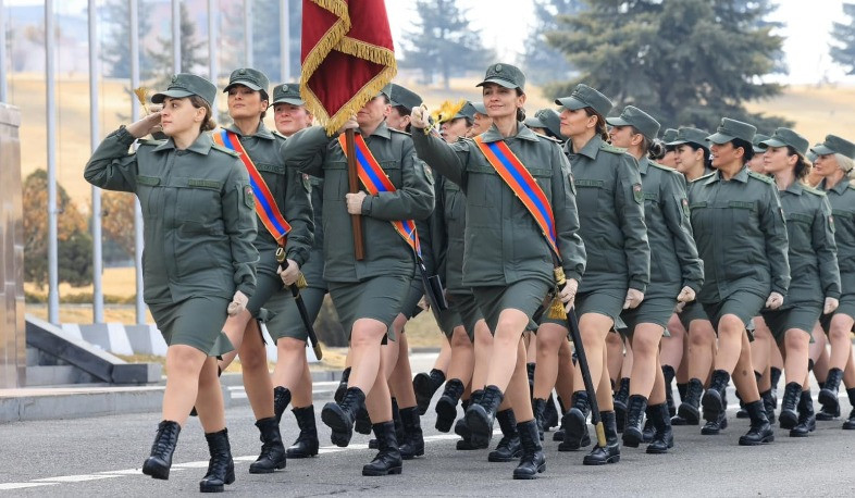 Խոնարհումով շնորհավորում եմ Հայրենիքի սահմանները պաշտպանելիս զոհվածների մայրերին, կանանց ու դուստրերին. Սուրեն Պապիկյան