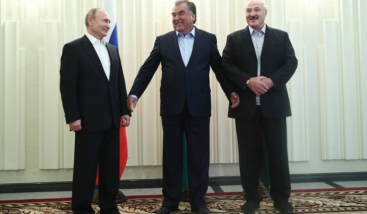 Главы РФ, Белоруссии, Таджикистана, Азербайджана условились встретиться в Москве 9 мая