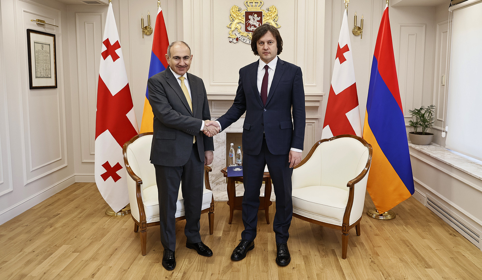 Nikol Pashinyan and Irakli Kobakhidze have a private meeting in Tbilisi