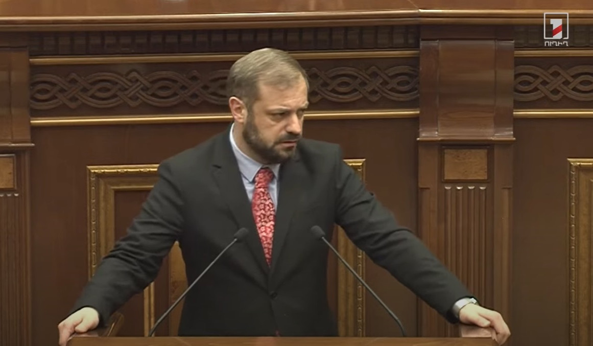 Կարծում եմ՝ լուծում մոտակա օրերին կունենանք. Պապոյանը՝ Վրաստանի մաքսակետերում հայկական բեռնատարների խնդիրների մասին