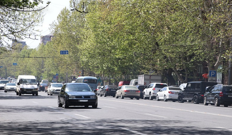 Բաղրամյան պողոտա - Դեմիրճյան փողոց խաչմերուկից մինչև տեղային լայնացում արգելվում է մեքենաների կանգառը