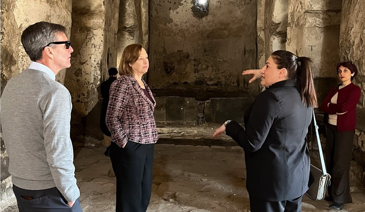 ABŞ-ın Ermənistandakı səfiri Syunikdəki Müqəddəs Hripsime kilsəsini ziyarət edib