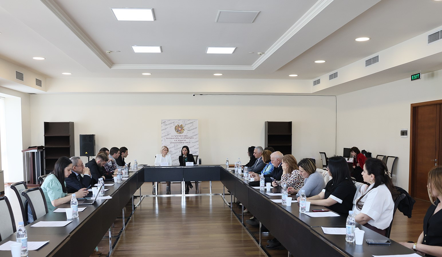 Դպրոցների ենթակայության վերաբերյալ օրենսդրական նախագիծը՝ նախարարին կից հասարակական խորհրդի նիստի օրակարգում