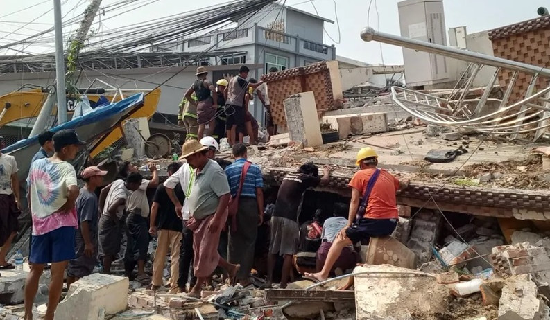 Число жертв землетрясений в Мьянме превысило 1000 человек