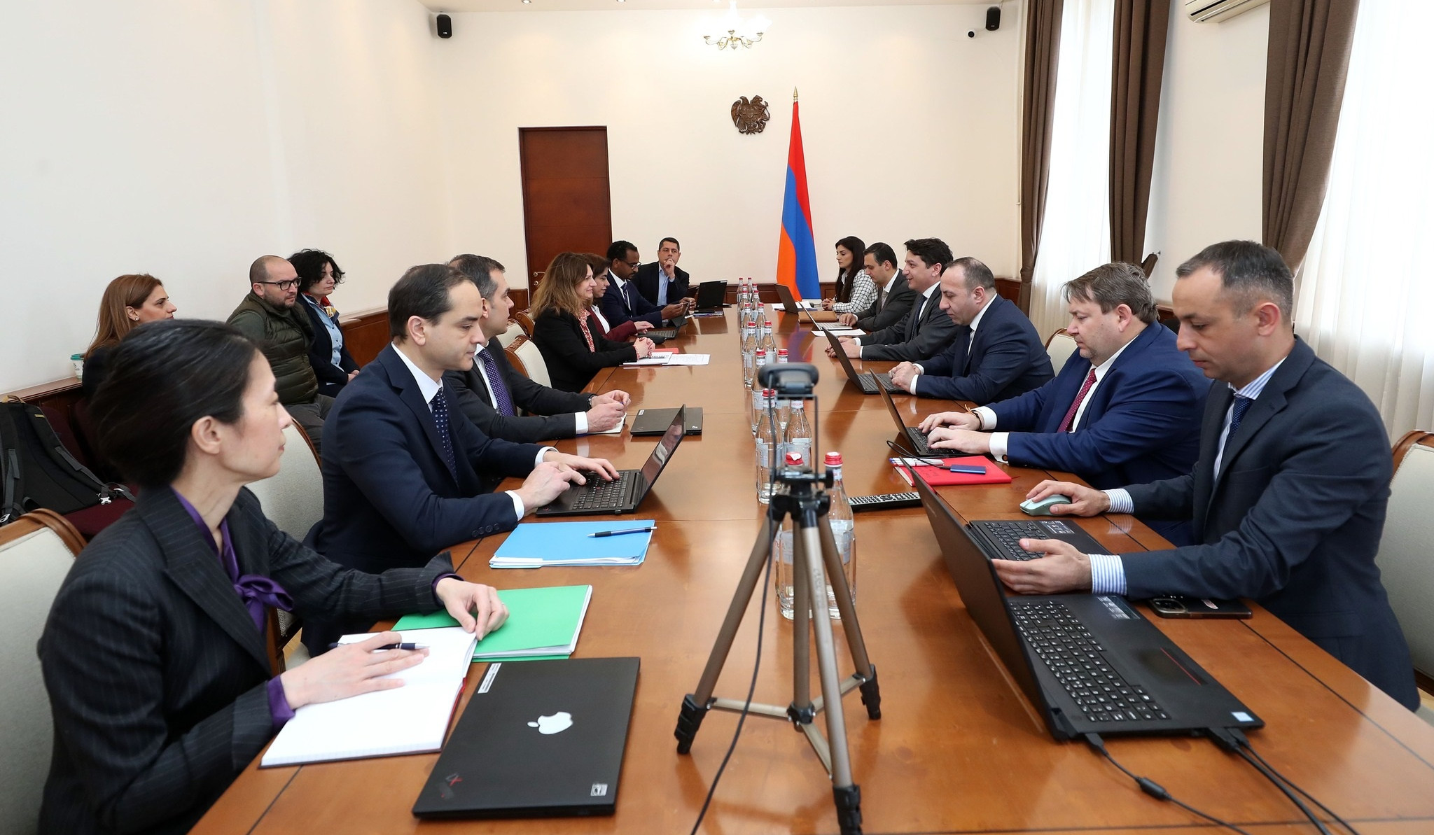 Վահե Հովհաննիսյանը Իվա Պետրովայի հետ հանդիպմանն անդրադարձել է հարկաբյուջետային քաղաքականության ոլորտում իրականացված միջոցառումներին