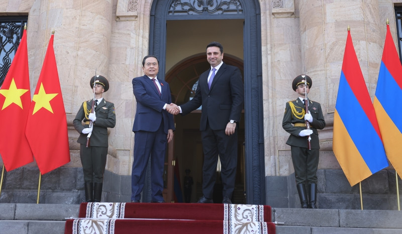 Ален Симонян принял делегацию во главе с Председателем НС Вьетнама Чан Тхань Маном