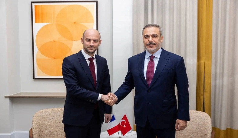 Барро и Фидан обсудили обеспечение мира на Южном Кавказе