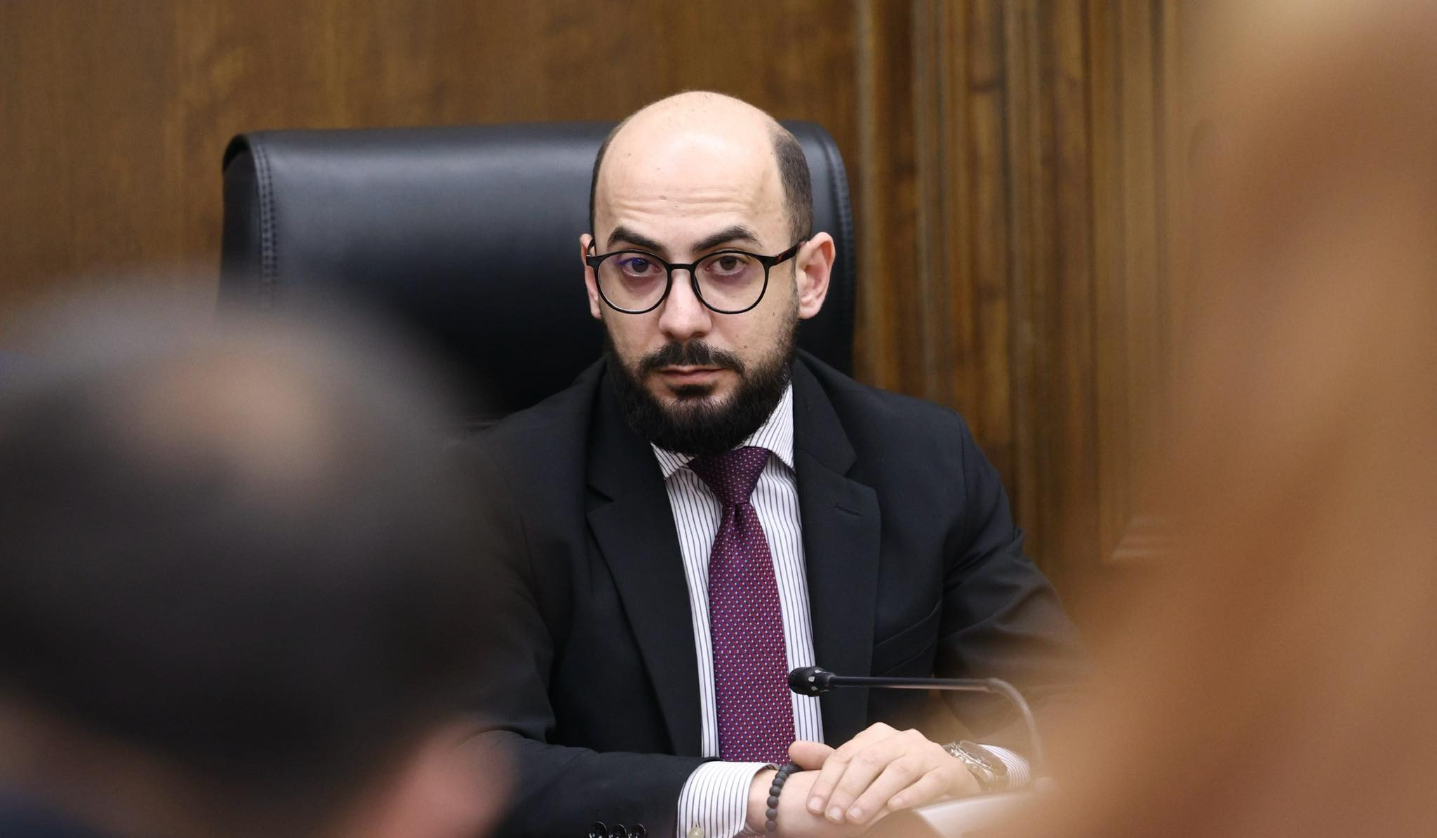 Թասիբով գյումրեցին պետք է գնահատական տա քրեական գործերը շալակած Վարդանիկին խաբեությամբ քաղաքապետ դարձնողներին. Արթուր Հովհաննիսյան